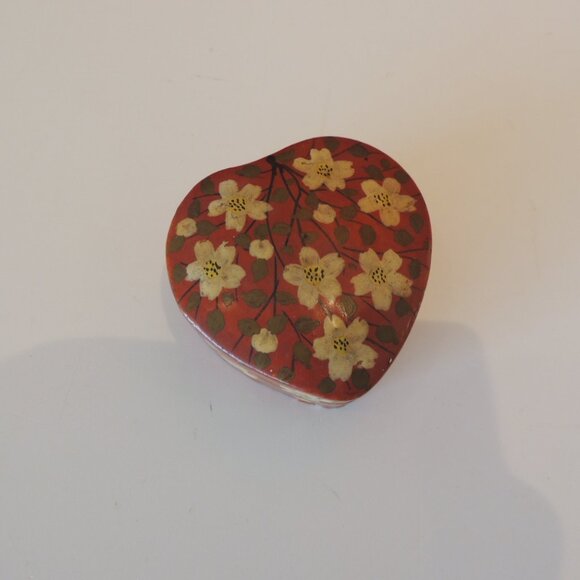 Vintage Small Orange Lacquered Hand Painted Heart Shape Thinker Box - Picture 3 of 6